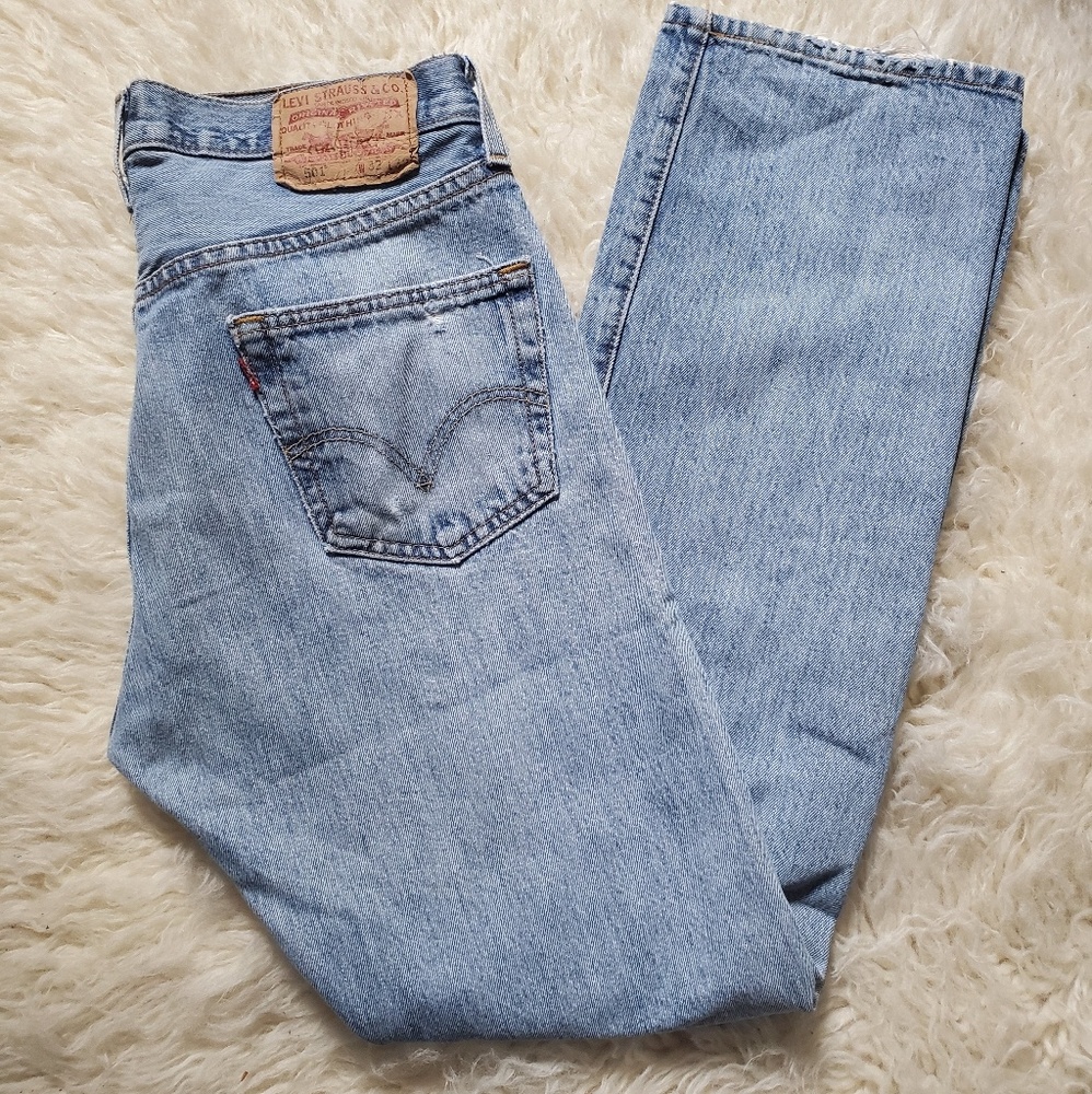 Vintage distressed Levi's 501 jeans - Picture 3 of 8
